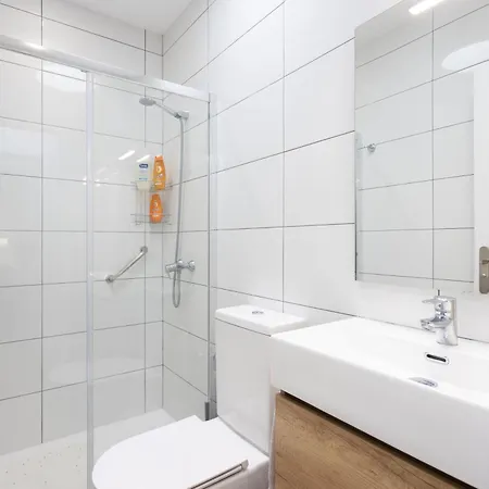 Home2book Lovely & Bright Apt, Pool & Terrace Daire *