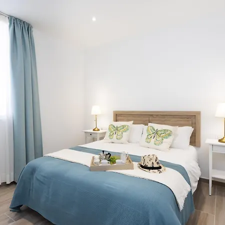 Home2book Lovely & Bright Apt, Pool & Terrace Daire