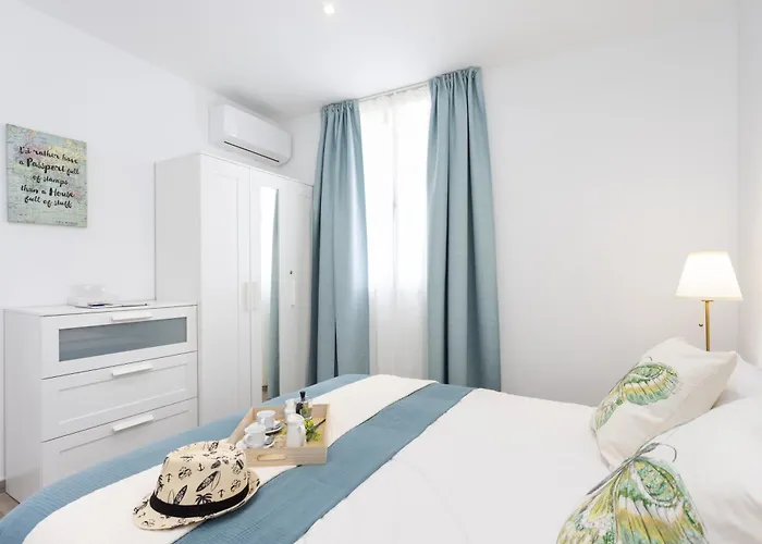 Home2book Lovely & Bright Apt, Pool & Terrace شقة