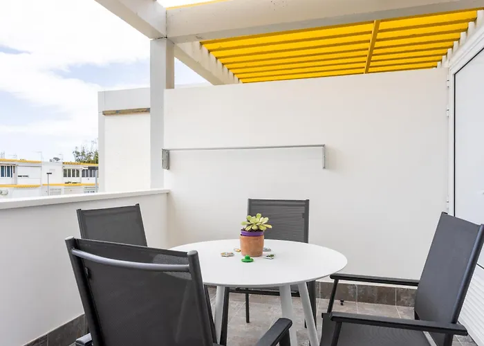 Home2book Lovely & Bright Apt, Pool & Terrace شقة *