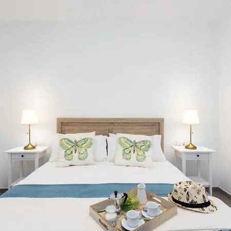 Apartment Home2book Lovely & Bright Apt, Pool & Terrace