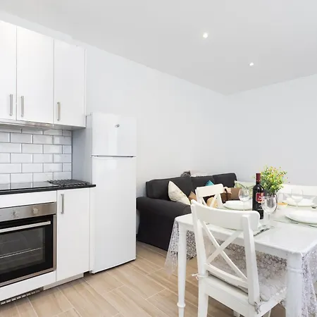 Home2book Lovely & Bright Apt, Pool & Terrace *