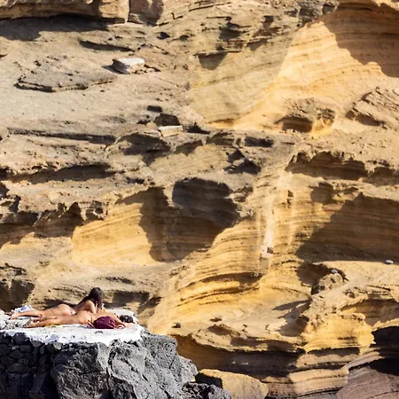 Home2book Lovely & Bright Apt, Pool & Terrace * 阿罗纳