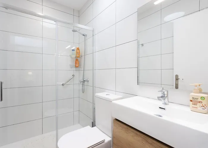 Home2book Lovely & Bright Apt, Pool & Terrace 公寓 *