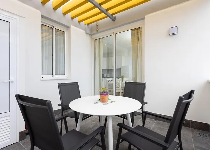 Daire Home2book Lovely & Bright Apt, Pool & Terrace *