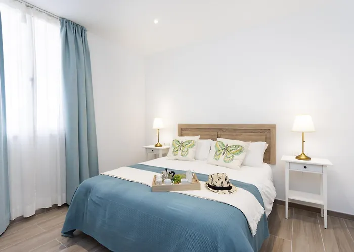 Home2book Lovely & Bright Apt, Pool & Terrace 公寓